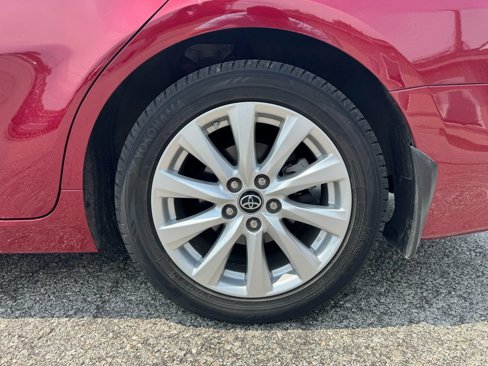 Used 2019 Toyota Camry LE image 24