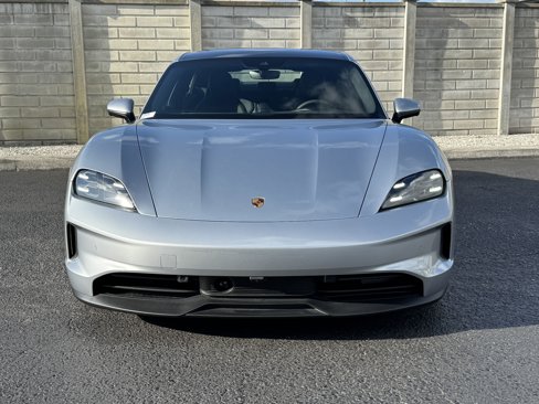 New 2025 Porsche Taycan image 10