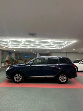 Used 2016 Mitsubishi Outlander ES image 3