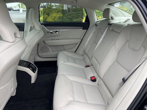 Certified 2025 Volvo S90 B6 Plus image 30