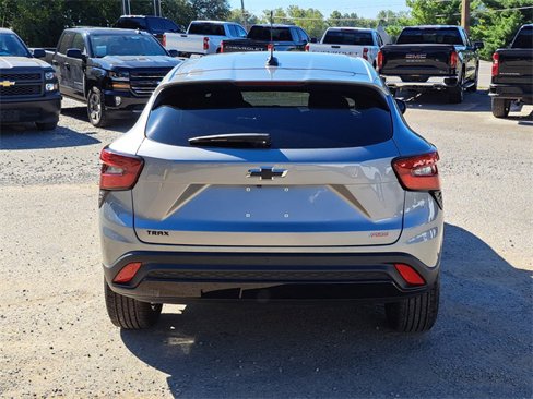 Used 2025 Chevrolet Trax RS w/ Sunroof Package image 4