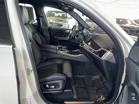 Certified 2025 BMW X5 xDrive40i w/ Climate Comfort Package image 10