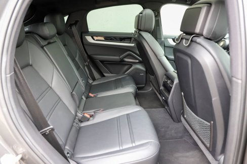 Used 2024 Porsche Cayenne Coupe image 61