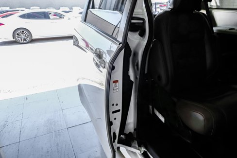 Used 2020 Toyota Sienna Limited Premium image 34