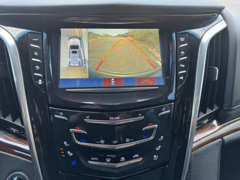 Used 2017 Cadillac Escalade ESV Premium Luxury image 18