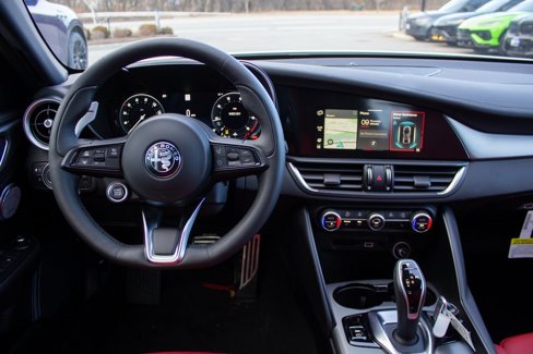 New 2025 Alfa Romeo Giulia AWD image 13