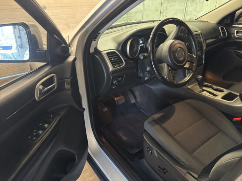 Used 2011 Jeep Grand Cherokee Laredo w/ Trailer Tow Group image 6