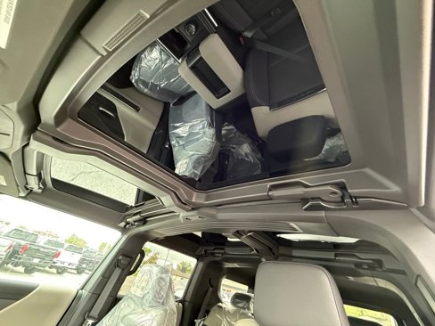New 2026 GMC Hummer EV SUV w/ LPO, Dark Essentials Package image 11