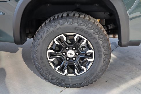 New 2026 Chevrolet Silverado 1500 ZR2 image 19