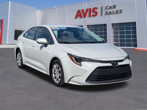 Used 2024 Toyota Corolla LE image 3