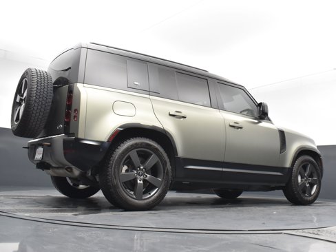 Used 2023 Land Rover Defender 110 X-Dynamic SE image 24