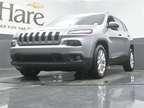 Used 2018 Jeep Cherokee Latitude Plus image 4