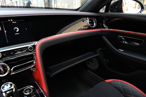 Used 2024 Bentley Flying Spur W12 image 19