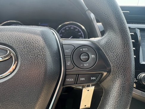 Used 2019 Toyota Camry LE image 20