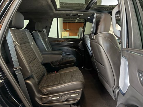 Used 2024 Cadillac Escalade Premium Luxury Platinum image 24