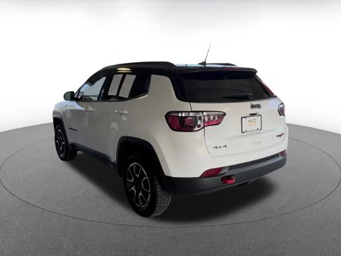 Used 2025 Jeep Compass Trailhawk image 10
