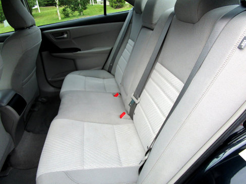 Used 2016 Toyota Camry LE image 10