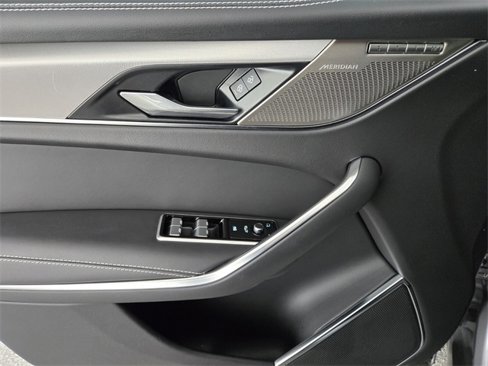 Certified 2024 Jaguar F-PACE R-Dynamic S image 20