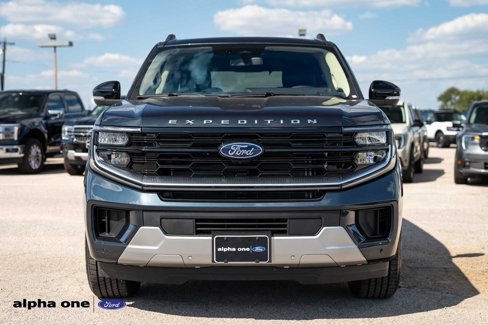 New 2025 Ford Expedition Platinum image 2