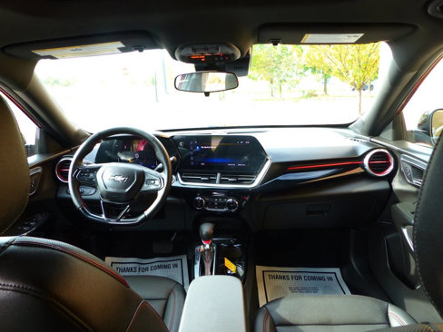 Used 2025 Chevrolet Trax RS w/ Sunroof Package image 38
