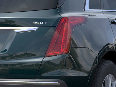 New 2025 Cadillac XT5 Luxury image 11