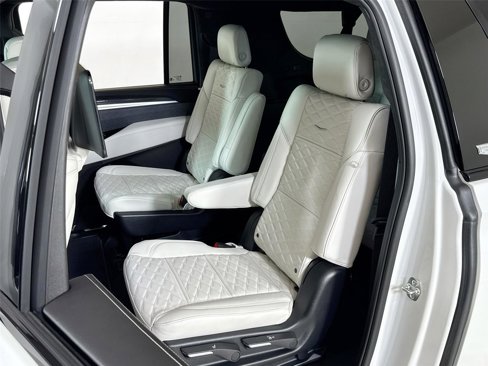 Used 2025 Cadillac Escalade ESV V image 22