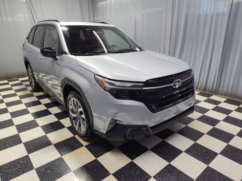 New 2025 Subaru Forester Touring image 2