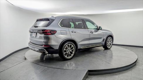 Used 2024 BMW X5 sDrive40i w/ Premium Package image 8