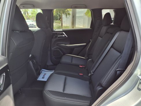 New 2025 Mitsubishi Outlander ES image 8