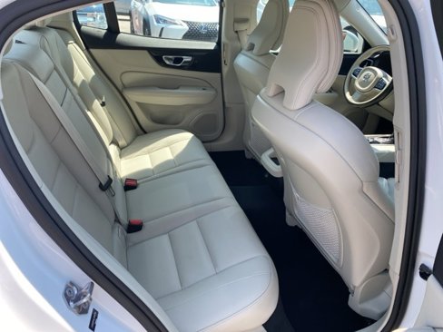 Used 2020 Volvo S60 T5 Momentum image 23