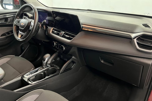 Used 2025 Chevrolet TrailBlazer LT w/ LT Cold Weather Package image 24