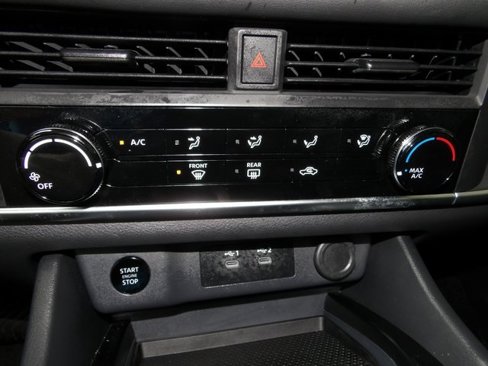 Certified 2024 Nissan Rogue S image 26