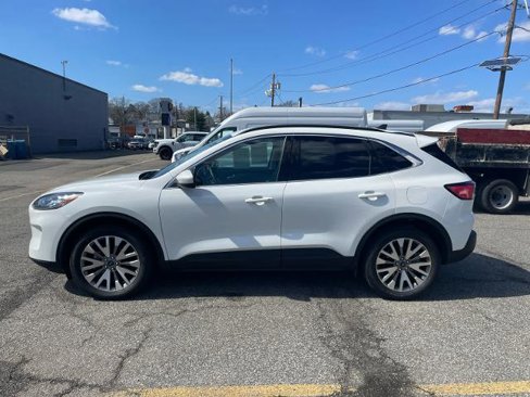 Certified 2022 Ford Escape Titanium image 4