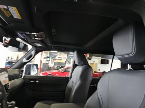 Used 2025 Lexus GX 550 image 8