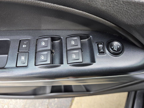 Used 2021 Chevrolet Colorado LT w/ Safety Package image 18