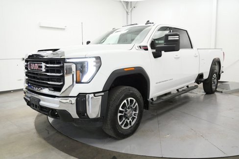 Used 2024 GMC Sierra 3500 SLE w/ SLE Value Package image 3