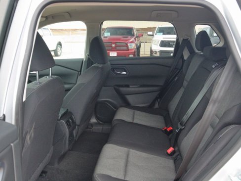 Used 2024 Nissan Rogue SV image 25