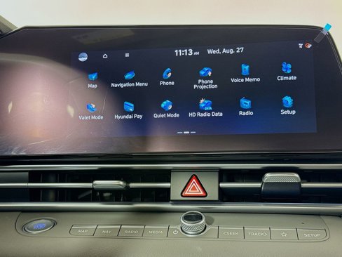 Certified 2025 Hyundai Elantra SEL image 15