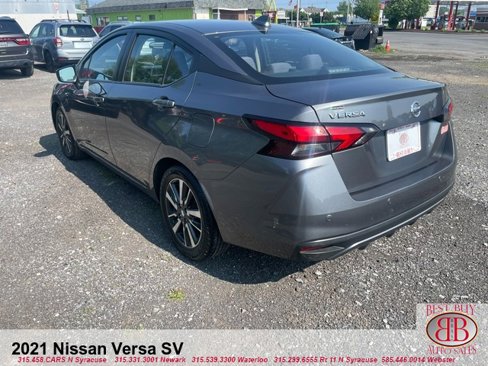 Used 2021 Nissan Versa SV image 5