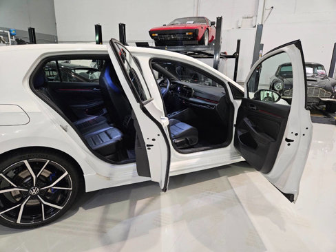 Used 2022 Volkswagen Golf R image 7