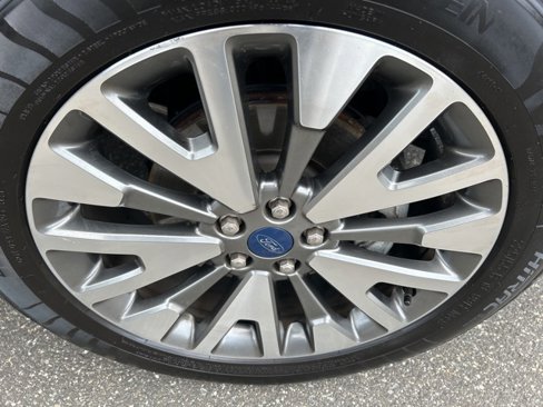 Used 2022 Ford Escape Titanium image 9
