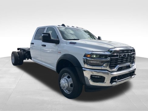New 2025 RAM 5500 Tradesman image 30