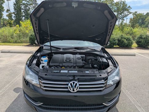Used 2013 Volkswagen Passat Wolfsburg Edition image 18
