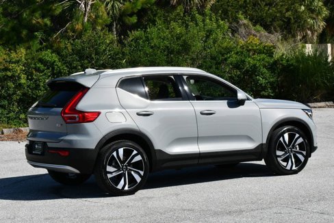 Used 2024 Volvo XC40 B5 Plus image 29