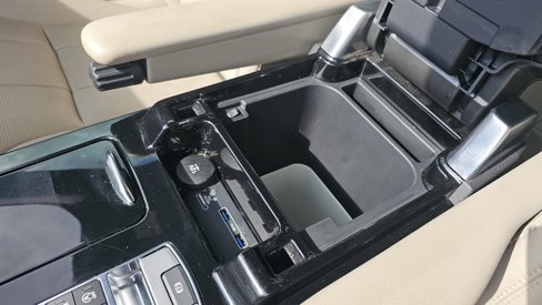 Used 2018 Land Rover Discovery HSE image 35