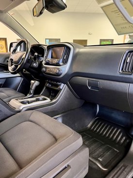 Used 2021 Chevrolet Colorado LT w/ Fleet Safety Package image 12