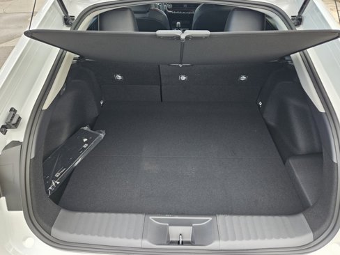 New 2026 Toyota Prius Plug-In Hybrid image 9