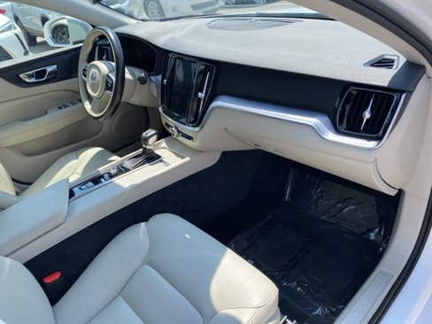 Used 2020 Volvo S60 T5 Momentum image 26