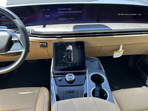 New 2026 Cadillac Escalade IQ Luxury 2 image 15