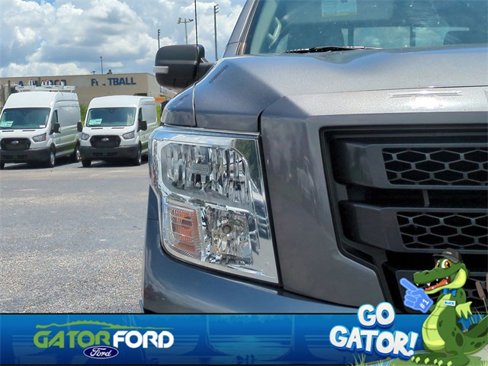 Used 2020 Nissan Titan SV w/ Accessory Utility Package image 10